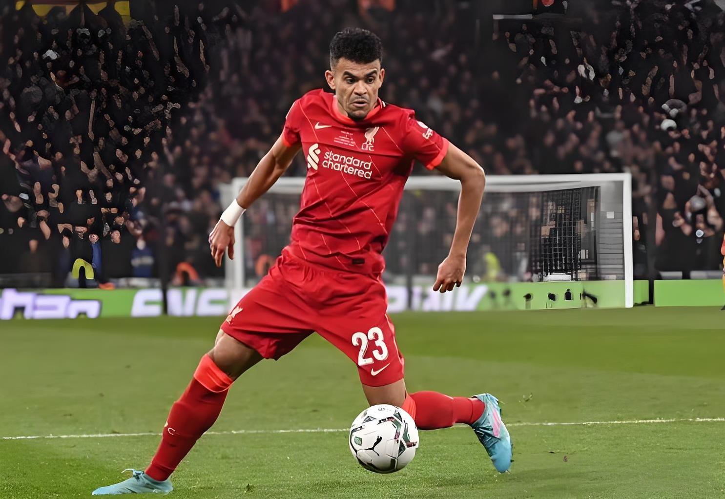 包含转会期斯图加特备战西甲，强势反弹细节曝光，震撼外界，年轻球员得到机会的词条